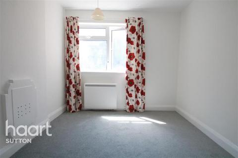 2 bedroom flat to rent, High Street