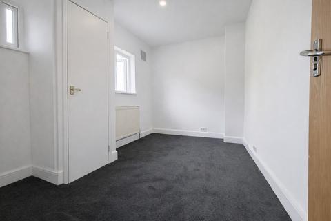 undefined, 3 Bedroom Flat To Let - HP11