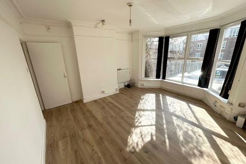 1 bedroom flat to rent - West Wycombe road