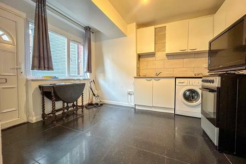 Studio Flat To Let - HP12