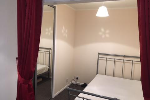 1 bedroom flat to rent, Preston Place, Flat 1-2, Glasgow G42