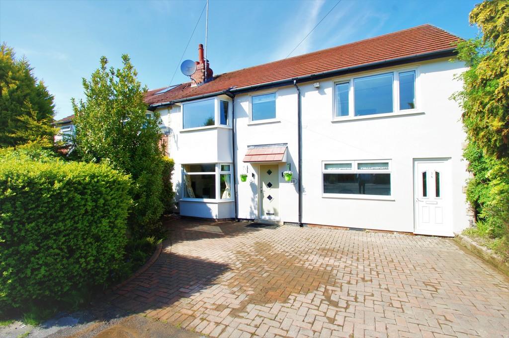 The Drive, Bardsey, Leeds 5 bed semidetached house £375,000