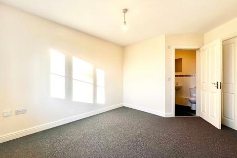 2 bedroom flat to rent, Gipsy Moth Close, Timperley, Altrincham, Cheshire, WA15