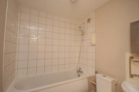 1 bedroom flat to rent, Cookham Road Maidenhead Berkshire