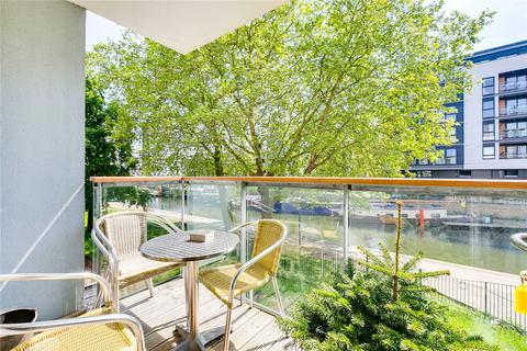 2 bedroom flat to rent, Canalside Square, Islington, London
