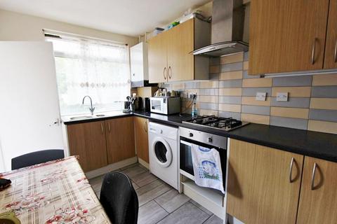 3 bedroom terraced house for sale, Bromley Road, Tottenham, London, N17