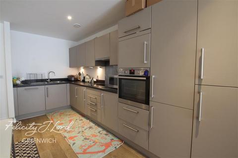 2 bedroom flat to rent - Bessemer Place, SE10