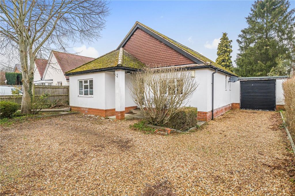 Vernham Road, Winchester, Hampshire, SO22 4 bed bungalow £2,100 pcm
