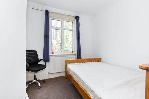 4 bedroom flat to rent, NW1