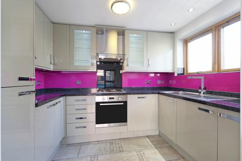 1 bedroom apartment to rent, Nijjer House, Commercial Road, Whitechapel, London