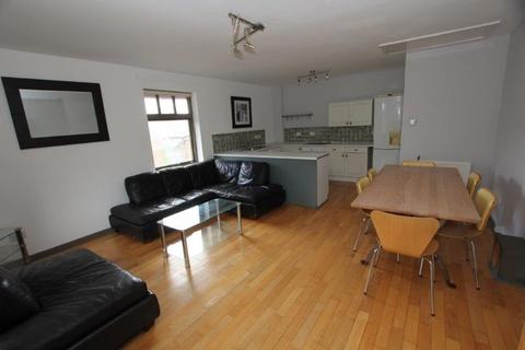 2 bedroom apartment to rent, Rufus Court Row,