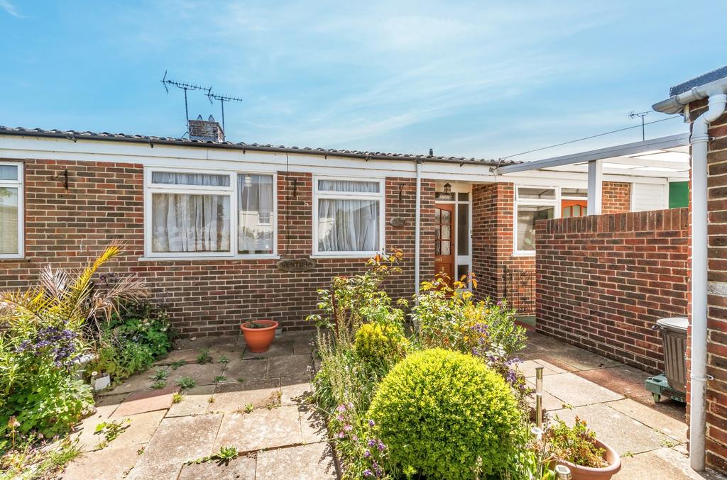 Church Lane, Pagham, Bognor Regis, PO21 4 bed bungalow £325,000