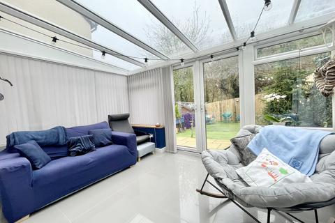 25 Palmerston Drive, Exeter, EX4 2JA