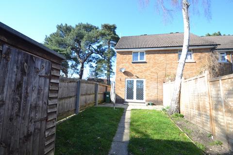 2 bedroom end of terrace house to rent, Creekmoor