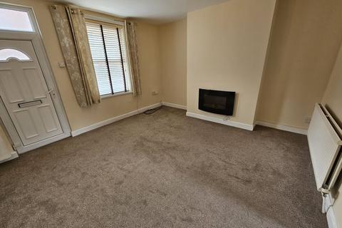 2 bedroom house to rent, Manchester Road, Stocksbridge