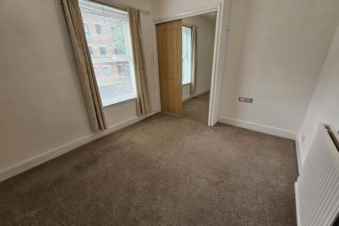 2 bedroom house to rent, Manchester Road, Stocksbridge
