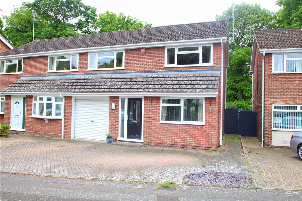 Gilderdale Close, St Johns, Colchester 3 bed semidetached house £280,000