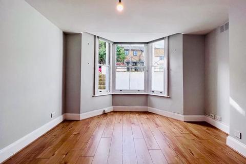 1 bedroom flat to rent, Brookfield Road, Victoria Park E9