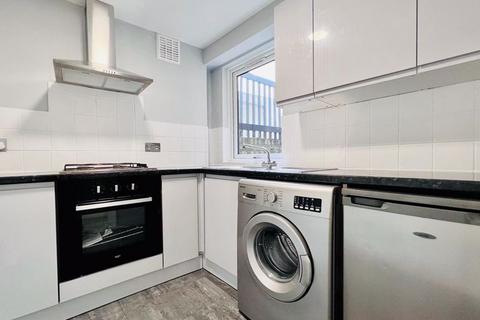 1 bedroom flat to rent, Brookfield Road, Victoria Park E9