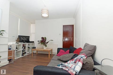 2 bedroom apartment to rent, Lausanne Road, Haringey, London N8
