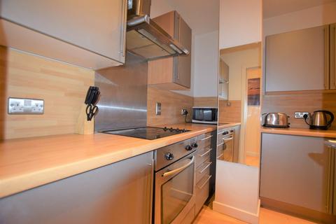 Studio to rent, Britannia House, 16 York Place, Leeds