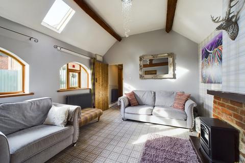 2 bedroom barn conversion for sale, Farmhouse Mews, Findern, Derby