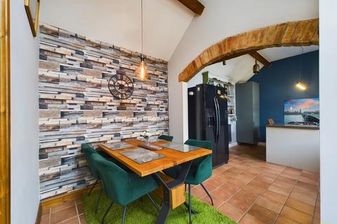 2 bedroom barn conversion for sale, Farmhouse Mews, Findern, Derby