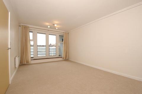 2 Bed Flats To Rent In Woking Apartments Flats To Let