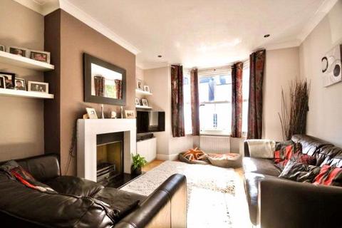 4 bedroom terraced house to rent, Graham Road, London SW19