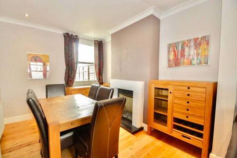 4 bedroom terraced house to rent, Graham Road, London SW19