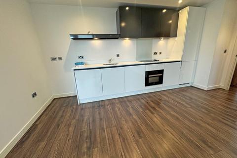 2 bedroom apartment to rent, Churchill Place, Basingstoke RG21