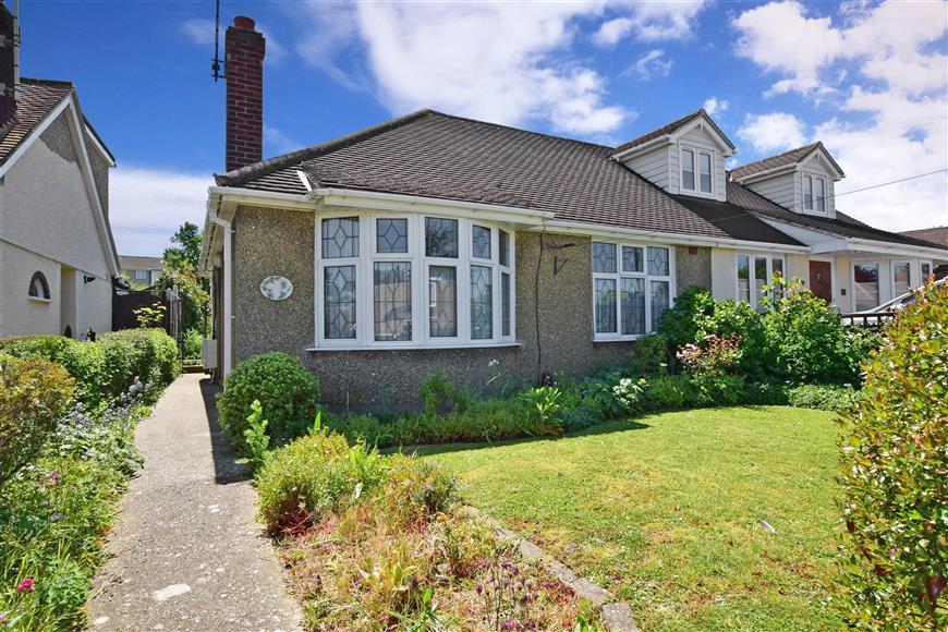 Elizabeth Drive, Wickford, Essex 2 bed semidetached bungalow £300,000