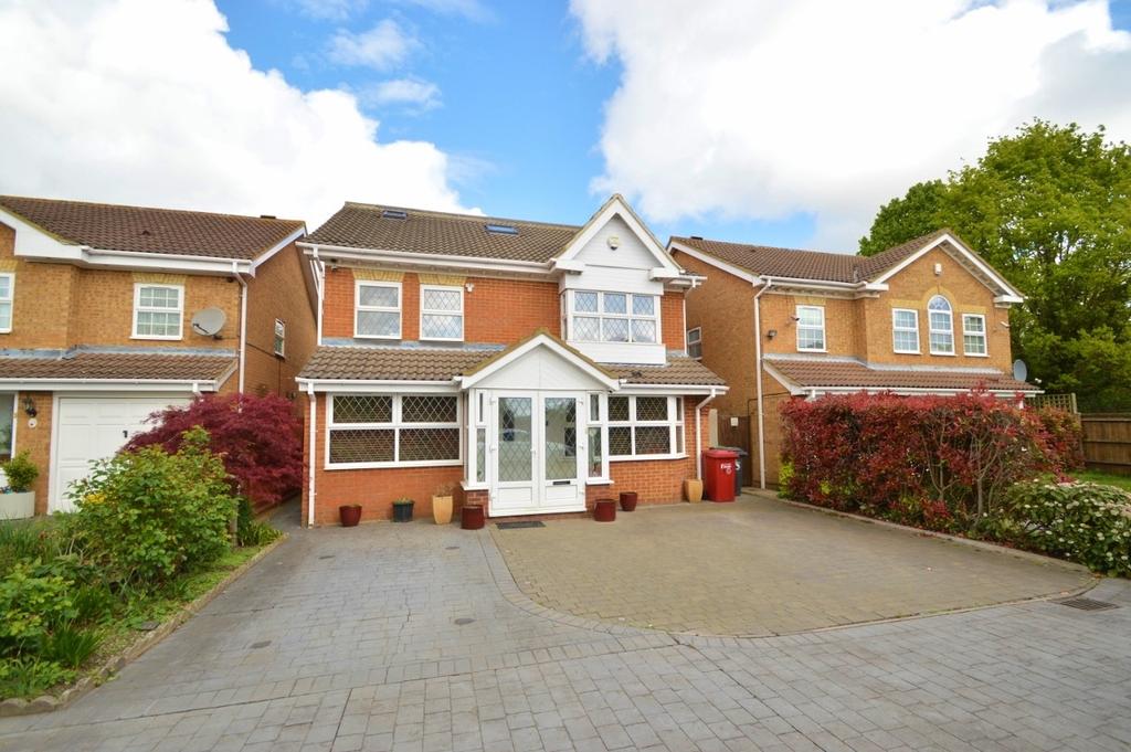 Southwold Spur, Langley, SL3 5 bed detached house £749,950