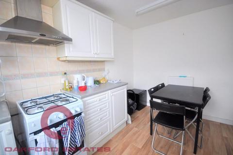 4 bedroom flat to rent, Purchese Street, Euston, London NW1