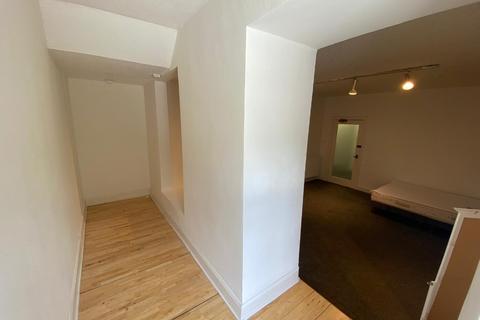 5 bedroom flat to rent, Merchiston Avenue, Merchiston, Edinburgh, EH10