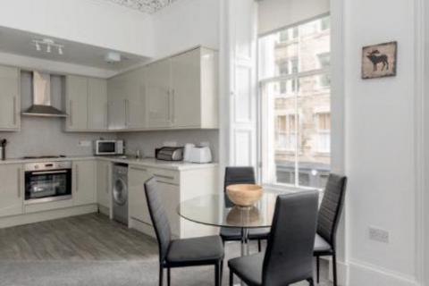 4 bedroom flat to rent, Brougham Place, Tollcross, Edinburgh, EH3