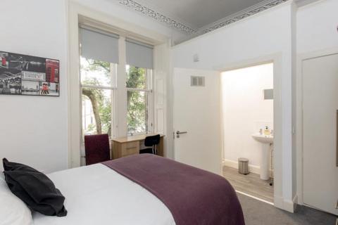 4 bedroom flat to rent, Brougham Place, Tollcross, Edinburgh, EH3