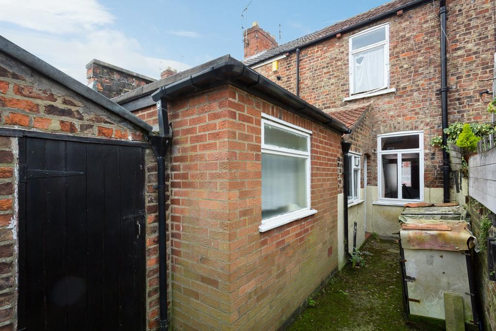 Amber Street, York, YO31 2 bed terraced house for sale £160,000
