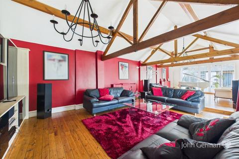 4 bedroom detached house for sale, Derby Road, Ashbourne