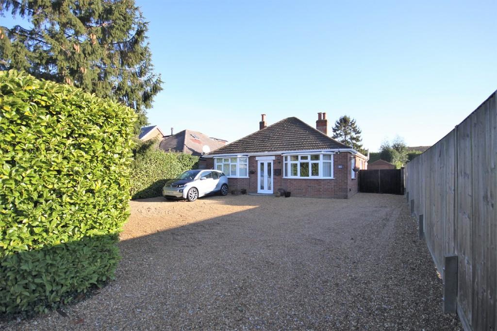 Hunts Pond Road, Park Gate 3 bed detached bungalow £425,000