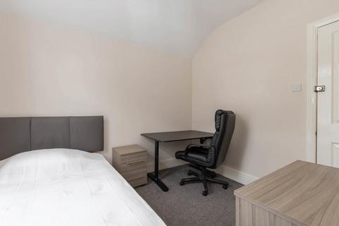 1 bedroom in a house share to rent, Beaufort Road, Erdington, Birmingham B23 7NB