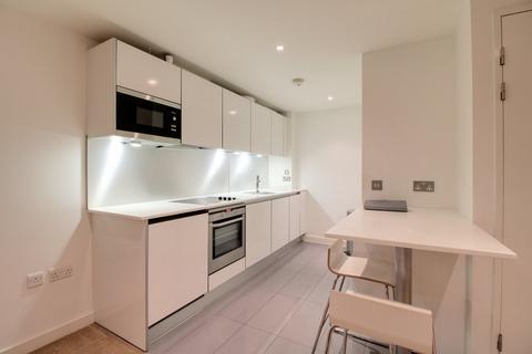 Studio to rent, Graham Street, London N1