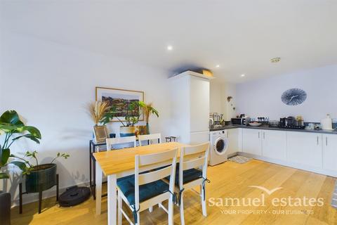 1 bedroom flat for sale, Vista House, Chapter Way, Colliers Wood, SW19