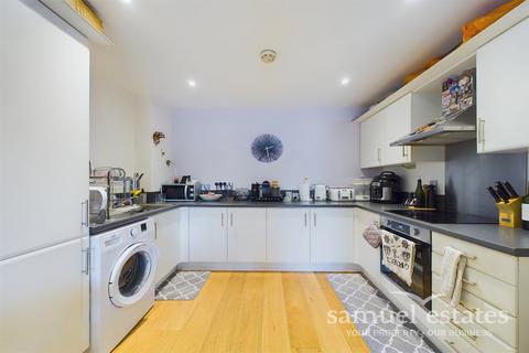 1 bedroom flat for sale, Vista House, Chapter Way, Colliers Wood, SW19