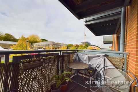 1 bedroom flat for sale, Vista House, Chapter Way, Colliers Wood, SW19