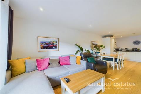 Flat 13, Vista House, 2 Chapter Way, London, SW19 2RY