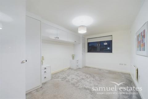 Flat 13, Vista House, 2 Chapter Way, London, SW19 2RY
