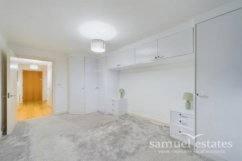Flat 13, Vista House, 2 Chapter Way, London, SW19 2RY