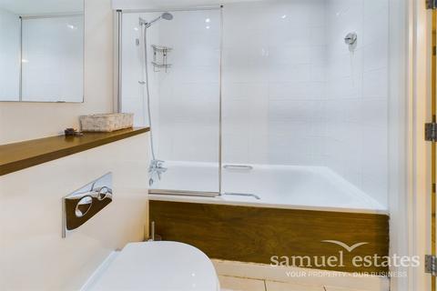 Flat 13, Vista House, 2 Chapter Way, London, SW19 2RY