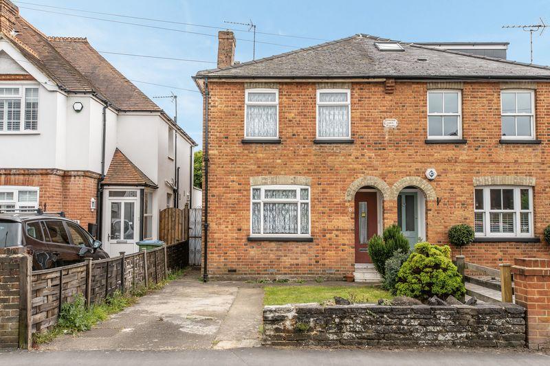 Freelands Road, Cobham 3 bed semidetached house £650,000